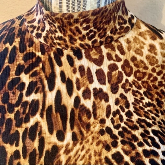 NWT FashionNova Crop Top Small Leopard Animal Print Stretchy Ribbed Long Sleeve - Picture 2 of 12